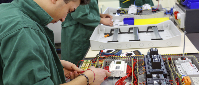 Istruzione e Formazione Professionale settore Elettrico - Scuola don Bosco dei Salesiani Milano - CNOS FAP