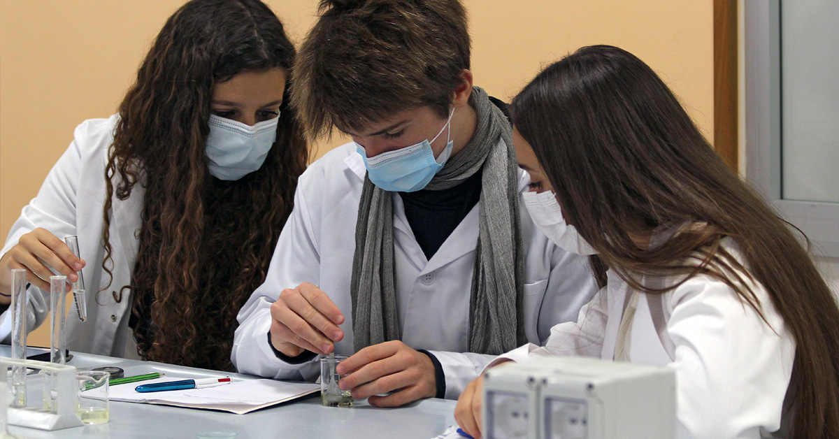 Laboratorio di chimica a scuola - Salesiani Milano