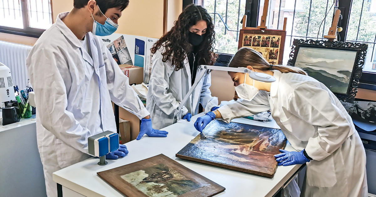 Laboratorio di restauro e conservazione a scuola - Salesiani Milano